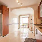 Bairrus - Cathedral Apartment *