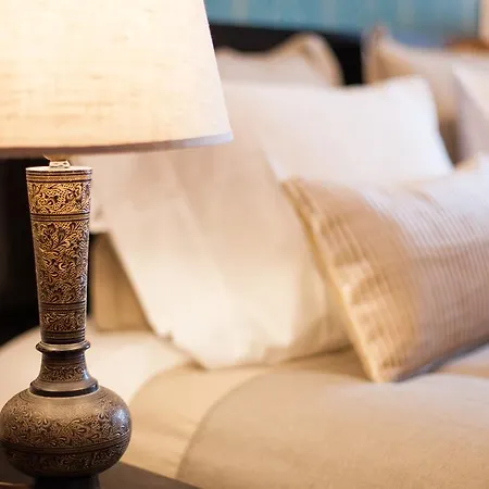 Bairrus - Cathedral Lisbona