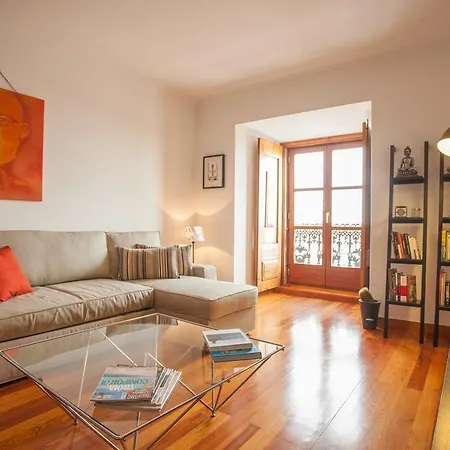 Bairrus - Cathedral Apartment
