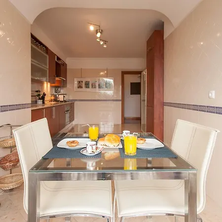 Bairrus - Cathedral Apartment *