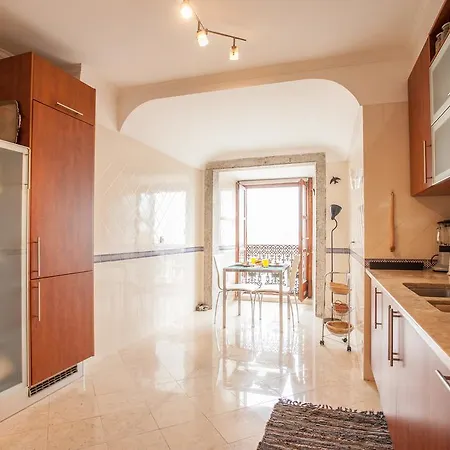 Bairrus - Cathedral Apartment *