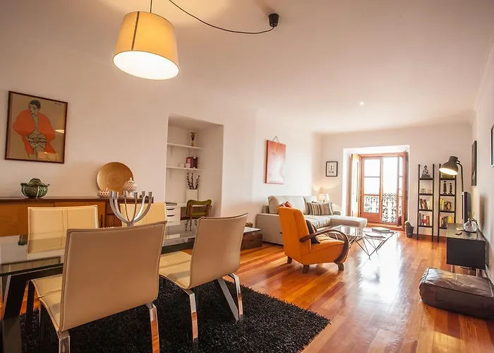 Bairrus - Cathedral Lisbon