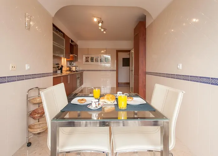 Bairrus - Cathedral Apartment *